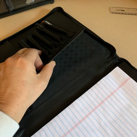 FORAY Bi-Fold Padfolio - Picture 3 of 5